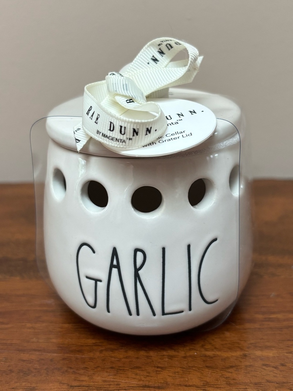 New Rae Dunn Garlic Cellar with Grater Lid